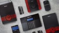 Pourquoi choisir une alarme avec des accessoires noirs ? Esthétique et discrétion au service de la sécurité