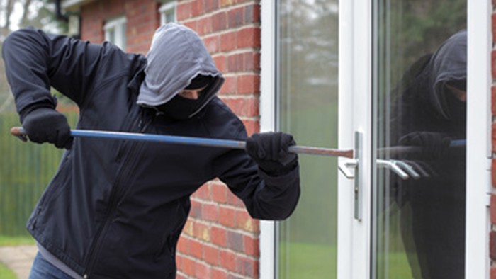 Comment poser un capteur d'ouverture de porte pour une alarme sans