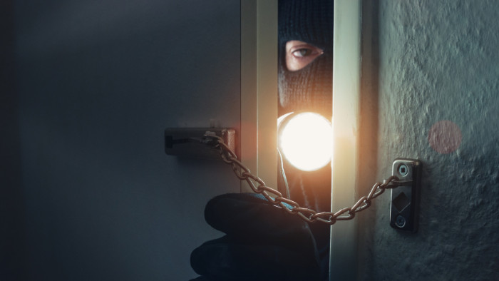 Par où passent les cambrioleurs pour s’introduire chez vous ?