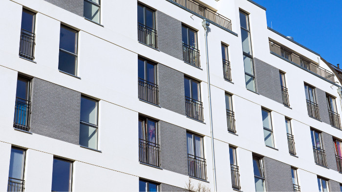 Sécuriser un appartement en ville : les spécificités à connaître