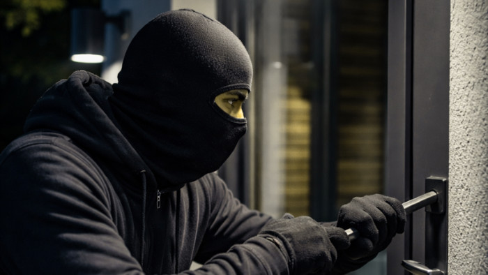 Home-jacking : pourquoi les cambriolages avec violence explosent en 2025 et comment s’en protéger